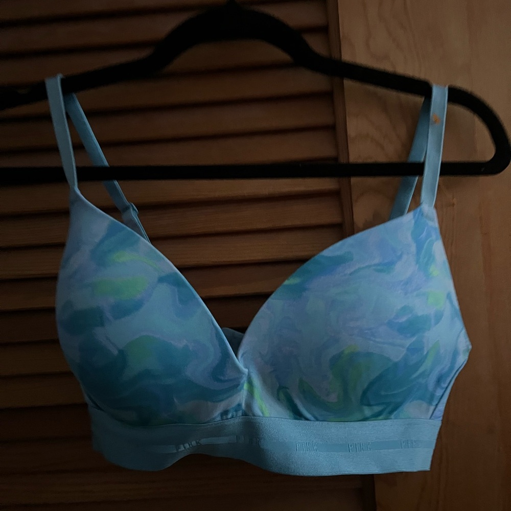 PINK Victorias Secret VS Wear Everywhere Wireless push up Bra size 36D